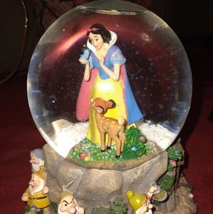 Walt Disney Snow White and the Seven Dwarfs